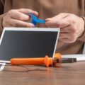 Dlaczego serwis wyświetlacza może uratować Twój smartfon?