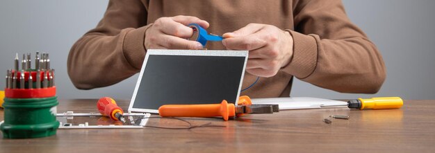 Dlaczego serwis wyświetlacza może uratować Twój smartfon?