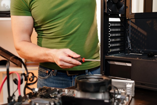 Jak wyłączyć usługę serwis urządzenia plus na swoim telefonie?