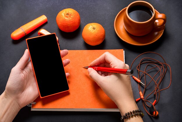 W jakim języku programowania pisać aplikacje na Androida?