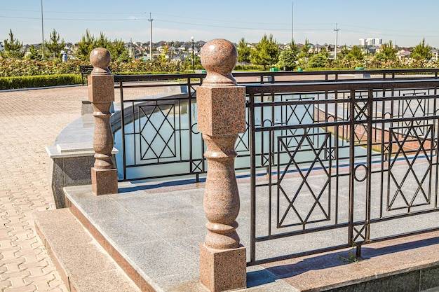 Co położyć na balkon betonowy aby zyskać przytulną przestrzeń?