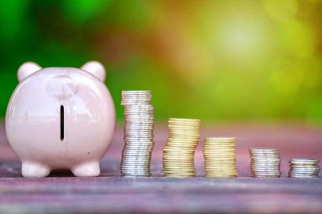 Czy warto trzymać pieniądze na lokacie?